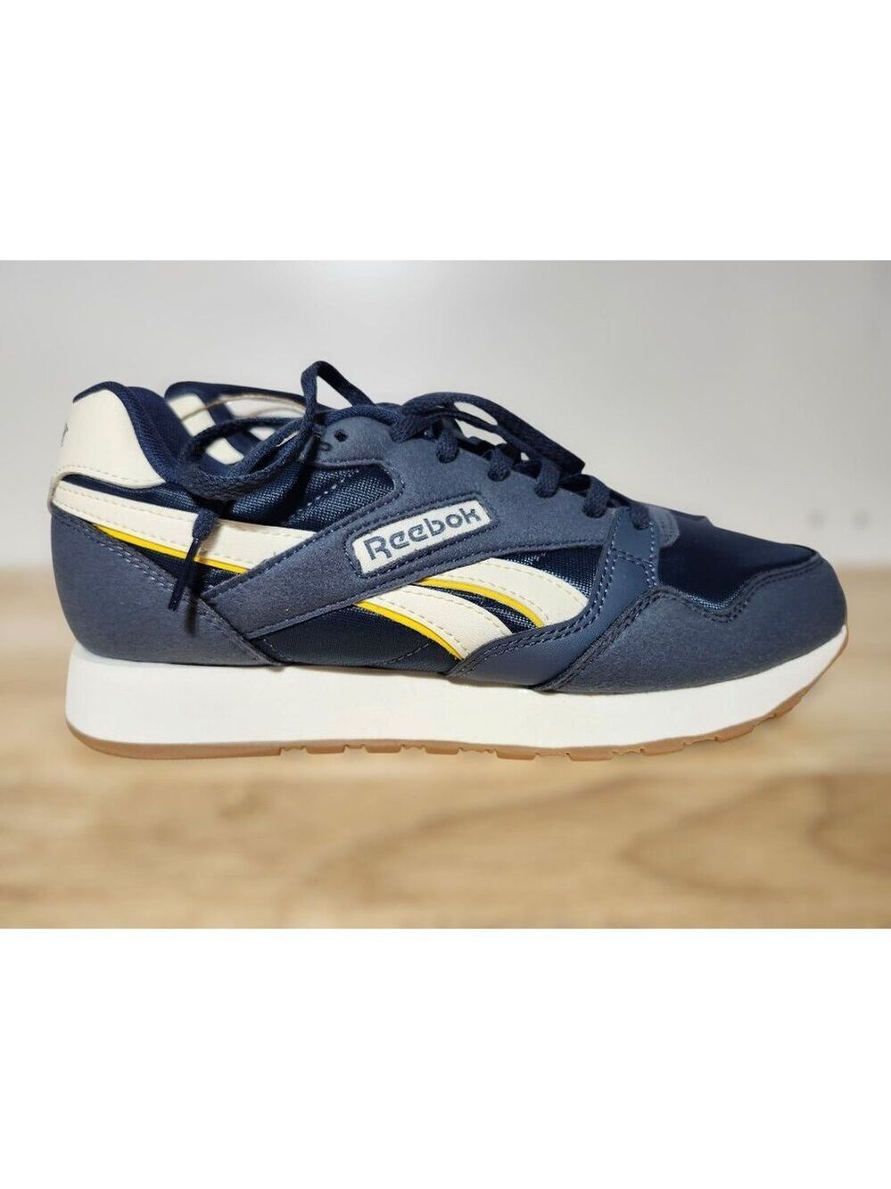 Unisex reebok size 7